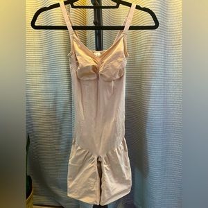 COPY - CURVEEZ nude shape-wear, NWOT, sz 2XL